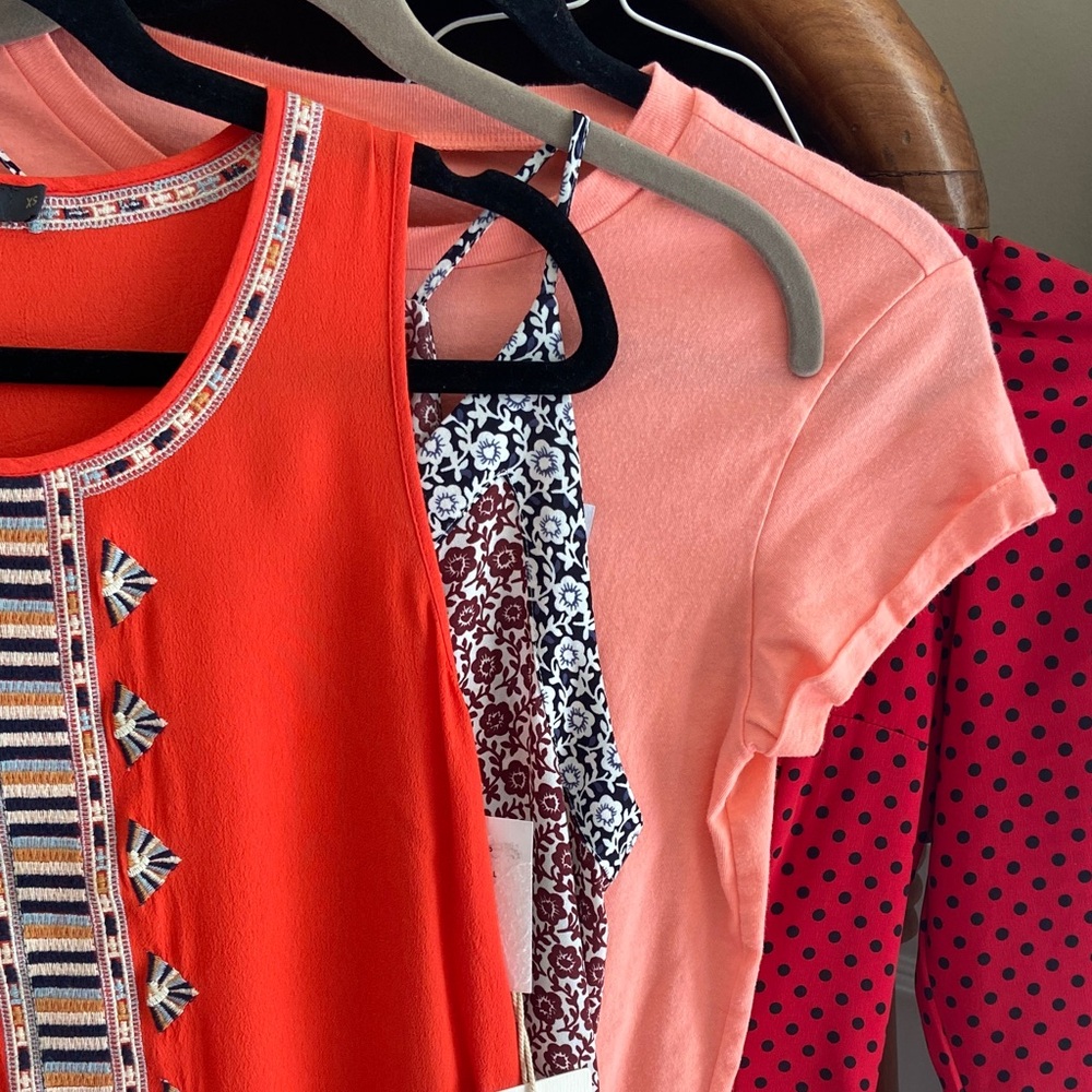 Bundle of 4 Pieces of XSmall Clothing. THML, Loft, Pink and Zara